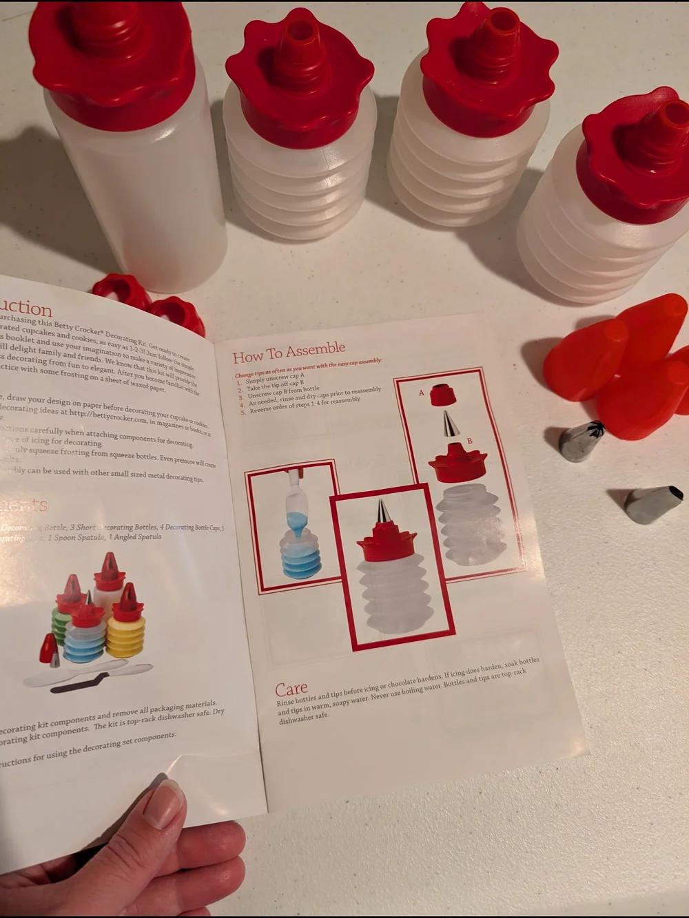 Betty Crocker Red and White 11-Piece Decorating Kit